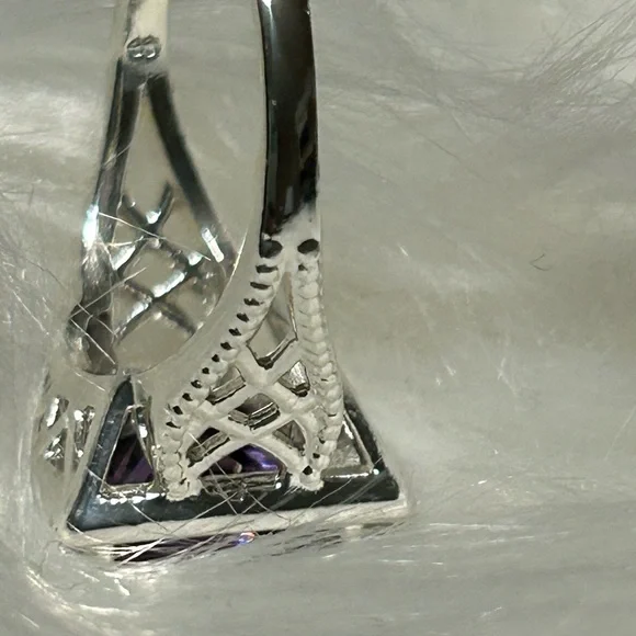 Elegant Purple and Silver Ring - Picture 6 of 10